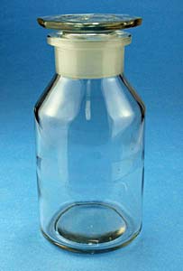 Steilbrustflaschen Weithals (Klarglas),mit NS-Glasstopfen<br>Bottles with conical shoulder, wide neck,clear glass, with glass stopper<br>Laborbedarf,Laborglas,Laborflaschen