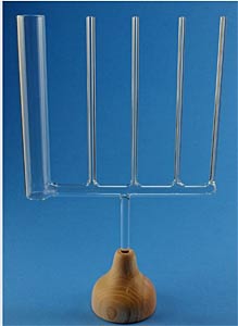 Kommunizierende Rhren fr schulische Demonstrationen aus Klarglas mit Holzfu, mit mit einem Rohr und 4 verschiedenen Kapillaren</p>Communicating vessels of glass with 5 different tubes</p>Vases communicants en verre  5 tubes diffrents</p>Laborbedarf, Schulmaterialien,Kommunizierende Rhren