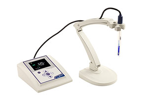 Labor-Multiparameter-Messgert EC-36 multi,GLP, pH- und Leitfhigkeitsmessung u.a., hochauflsendes Farbdisplay,leichte Handhabung in der tglichen Routine, DHS-Funktion</p>Laboratory multi-parameter measuring device EC-36 multi, GLP, pH and conductivity measurement, etc., high-resolution color display, easy handling in daily routine</p>Laborbedarf,pH-Messung, Leitfhigkeitsmessung, GLP