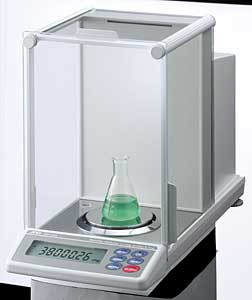 Analysenwaage GH, Ablesbarkeit: 0.1mg / 0.01mg, Eichwert: 1mg, Wgeplatte: 90mm, interne, motorgetriebene Kalibrierung, 3 Jahre Garantie<br>Analytical Balances<br>Laborbedarf,Laborwaagen,Analysenwaagen